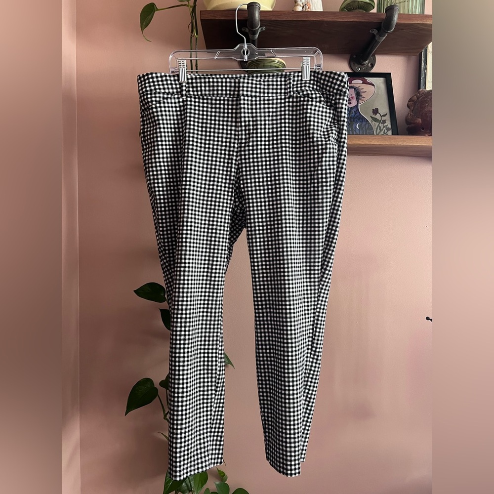 Old Navy Black & White Gingham Pixie Pants